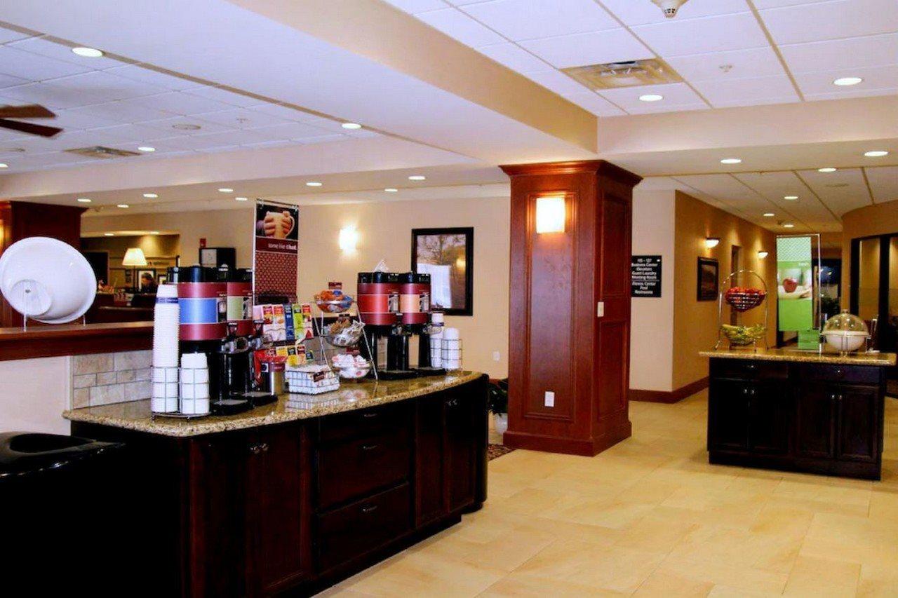 Hampton Inn Watertown Exterior photo