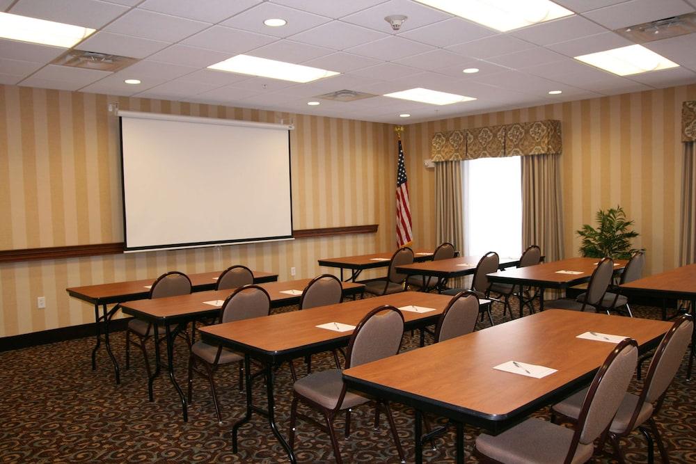 Hampton Inn Watertown Exterior photo