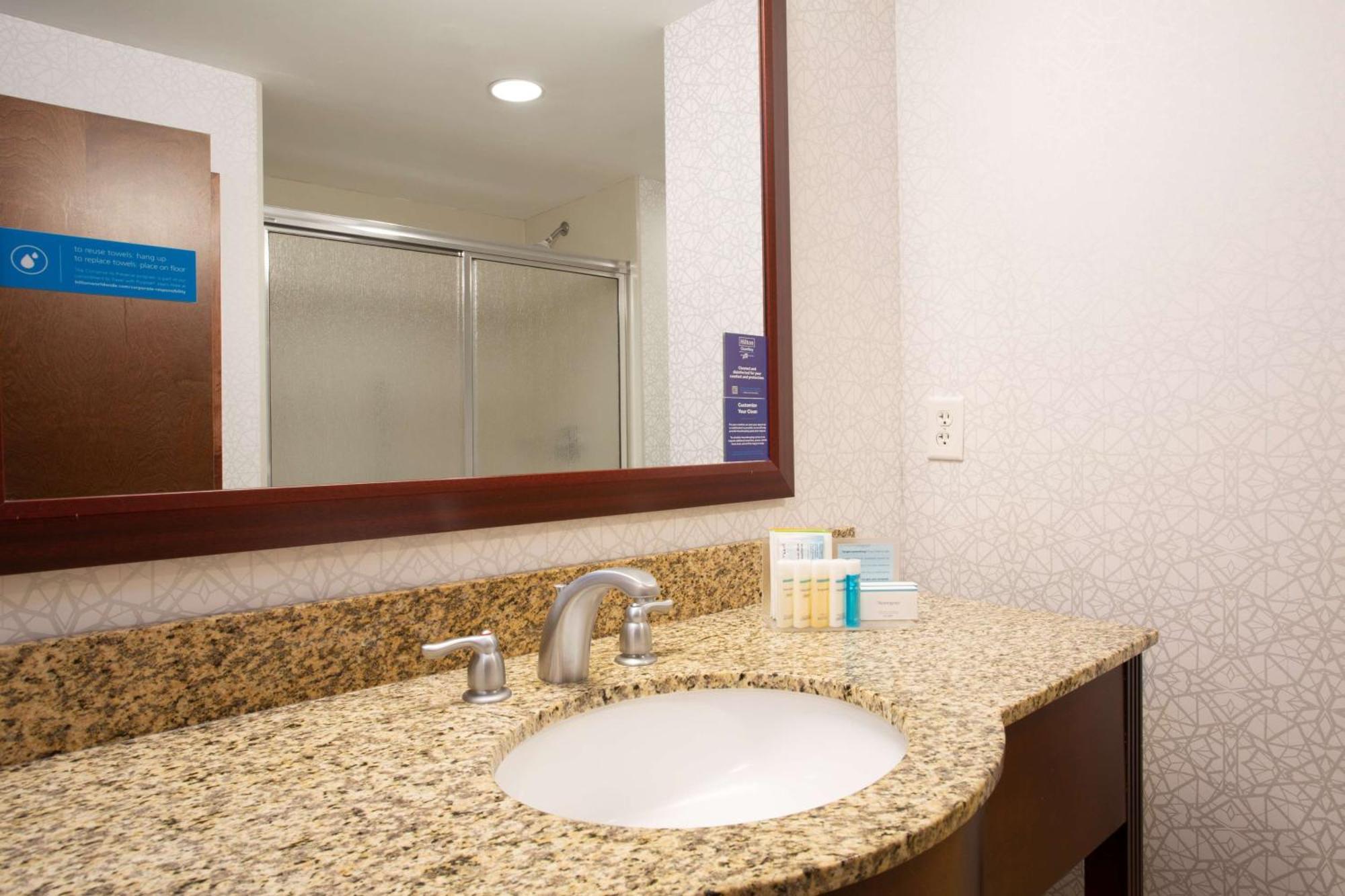 Hampton Inn Watertown Exterior photo