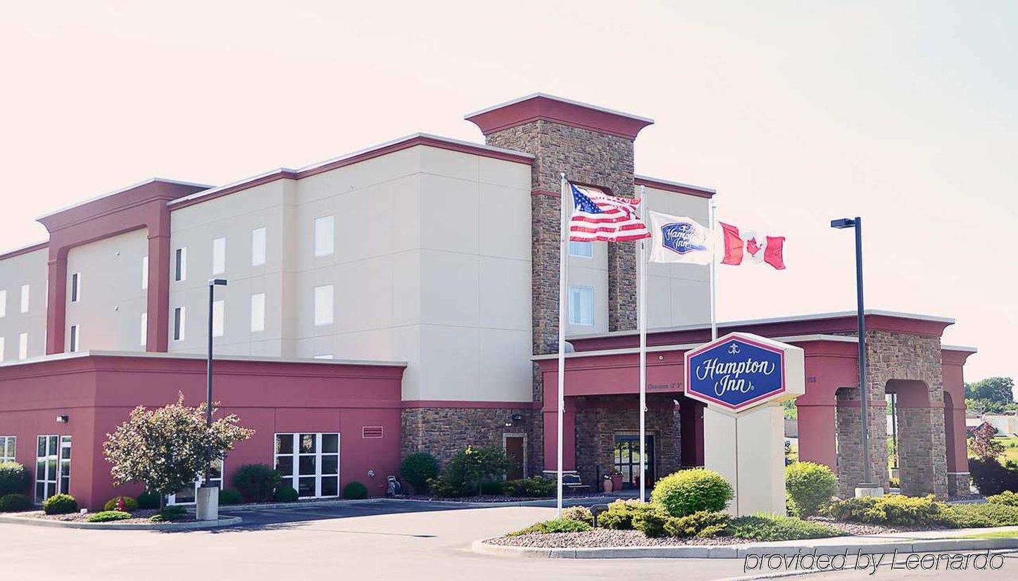 Hampton Inn Watertown Exterior photo