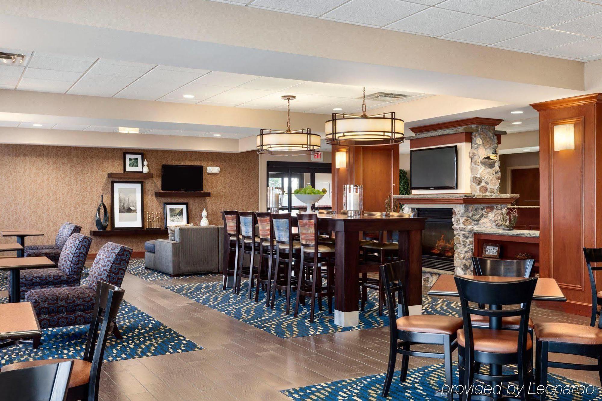 Hampton Inn Watertown Exterior photo