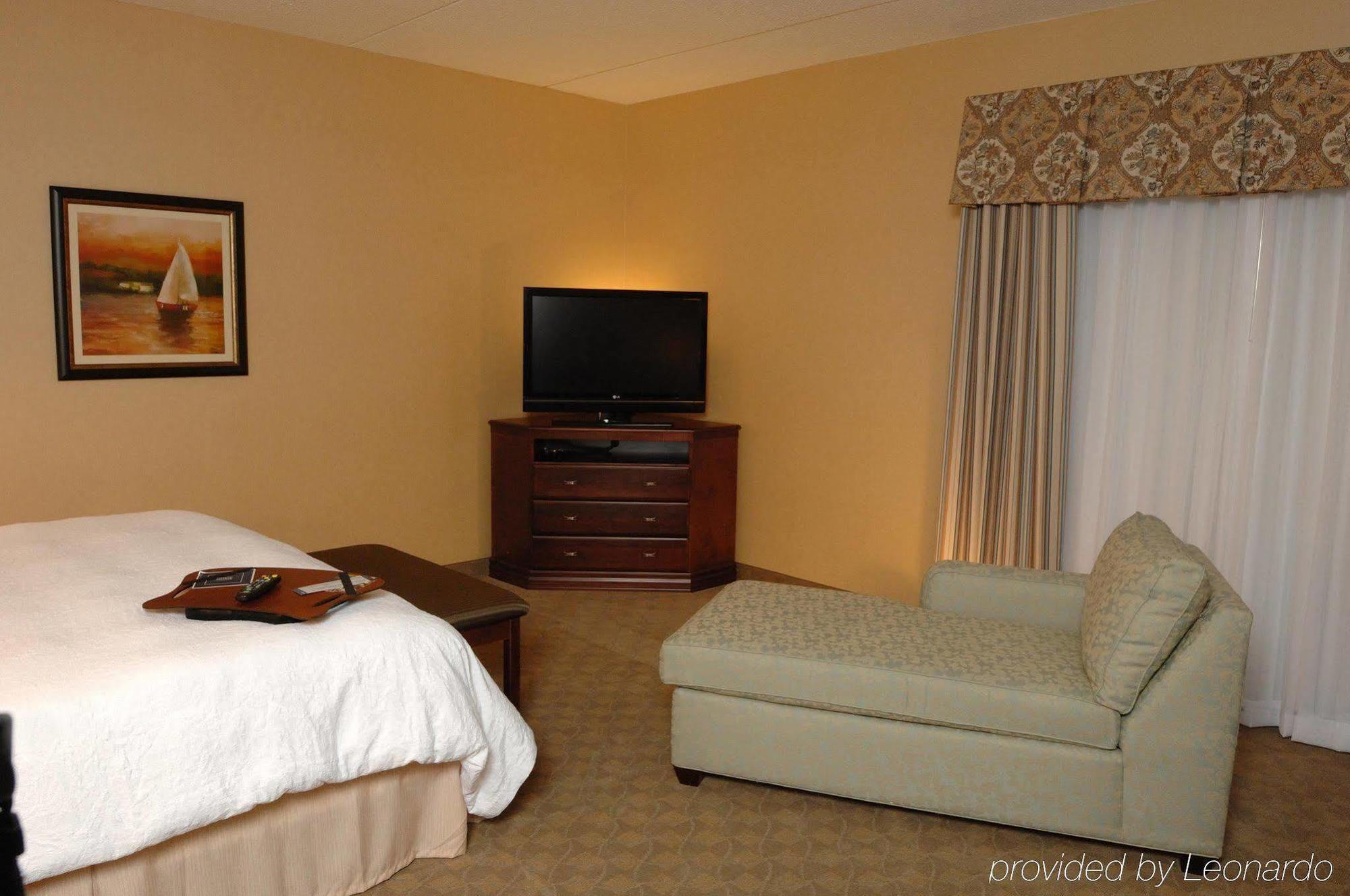 Hampton Inn Watertown Exterior photo