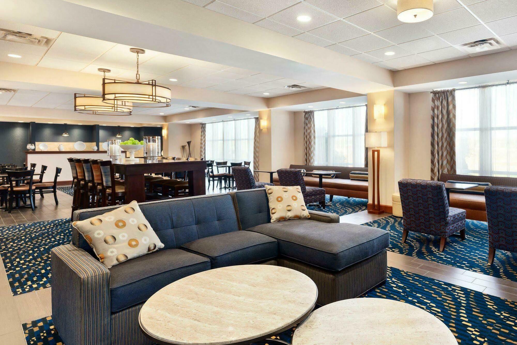 Hampton Inn Watertown Exterior photo
