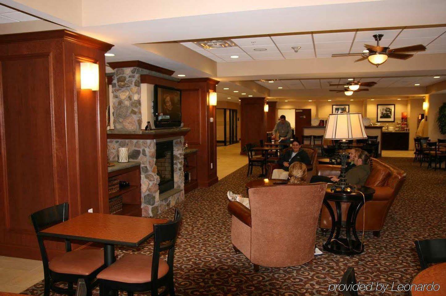 Hampton Inn Watertown Exterior photo